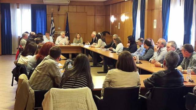 Ευρεία σύσκεψη Αν. ΥΠΑΑΤ, Γ. Τσιρώνη, με τους επόπτες των Κέντρων Μελισσοκομίας